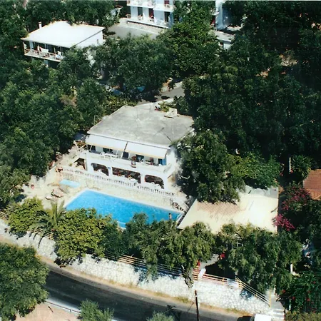 Paradise מלון דירות 3*